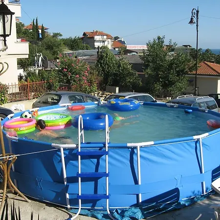 Bachvarovi Guest house *